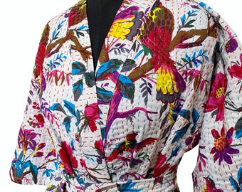 Ręcznie robiona bawełniana kurtka kimono Kantha: pikowany szlafrok z kwiatowym wzorem