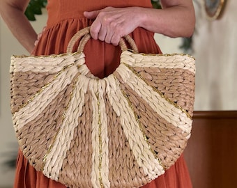 Handwoven Green Paper Straw Bag: Eco-Friendly Beach Tote