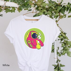 Camiseta de astronauta Bong para amantes del bong, regalo para amantes del bong, amantes de la marihuana, camisetas para amantes del THC, camiseta de dibujos animados de astronauta que fuma marihuana