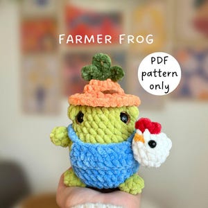 Farmer Frog low-sew crochet pattern in English, Easter crochet pattern, frog in farmer costume with hat holding chicken