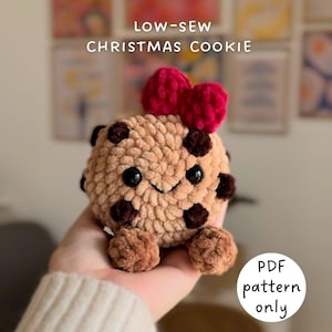 Christmas Cookie low-sew crochet pattern in English (PDF file), crochet winter plushie, crochet Christmas amigurumi, crochet Jellycat