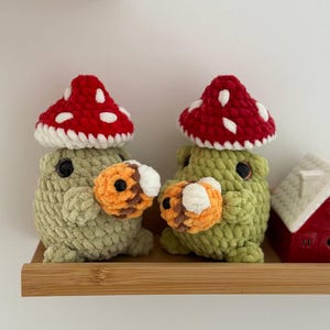 Spring Frogs 3-in-1 low-sew crochet pattern in English, Easter crochet pattern, crochet mushroom frog, crochet bee frog, crochet flower frog image 3