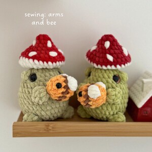 Patrón de amigurumi de crochet de costura baja de rana hongo en inglés, patrón de crochet de Pascua, rana con sombrero de hongo, pop-it de hongo imagen 2