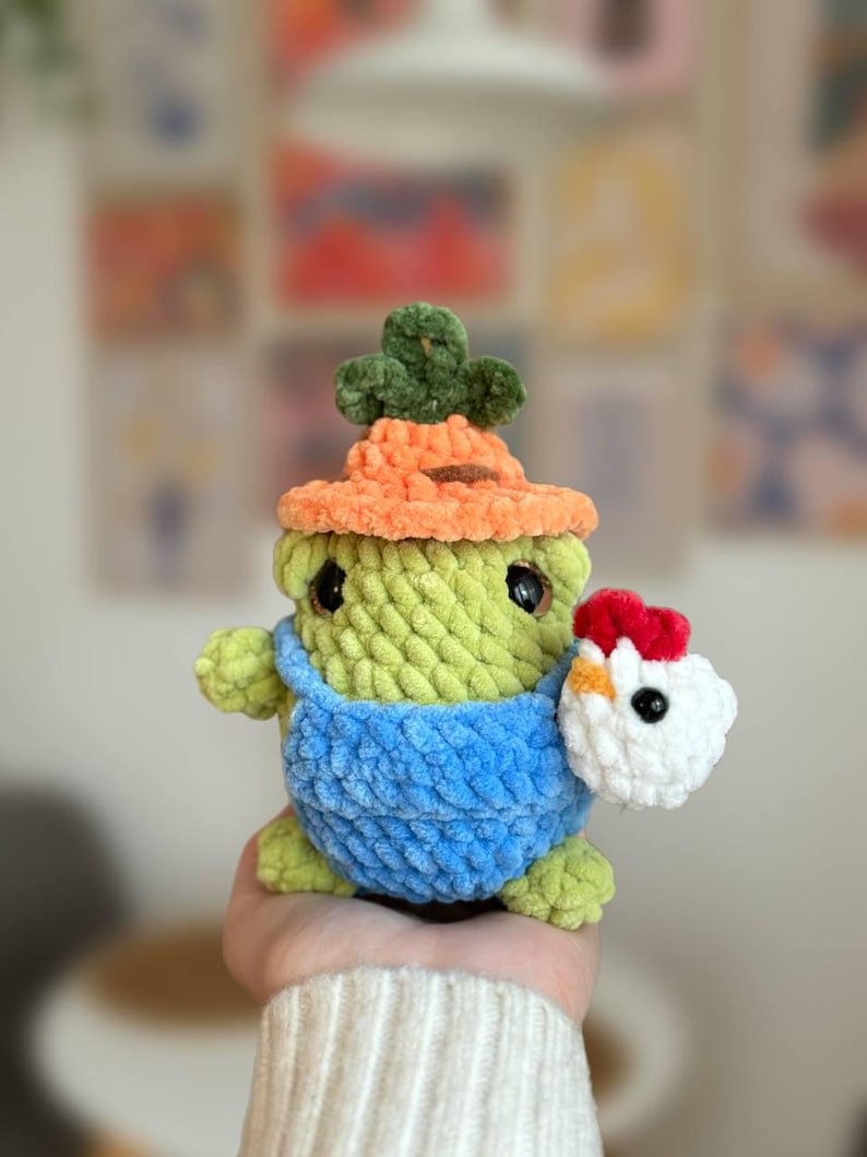 Rane pasquali 3 in 1, schema all'uncinetto a bassa cucitura in inglese, schema amigurumi all'uncinetto pasquale, rana contadina all'uncinetto, rana coniglietto all'uncinetto immagine 3