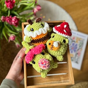 Spring Frogs 3-in-1 low-sew crochet pattern in English, Easter crochet pattern, crochet mushroom frog, crochet bee frog, crochet flower frog image 4