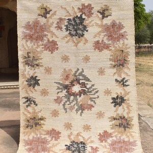 Handmade Cotton Jute Rug: Multicolor Floral Kilim, Bohemian Boho Style