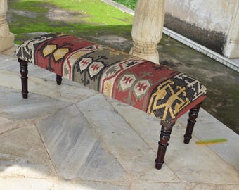 Handgefertigte Kilim Sitzbank: Wollteppich, Akazienholz Beine, Boho Ottomane