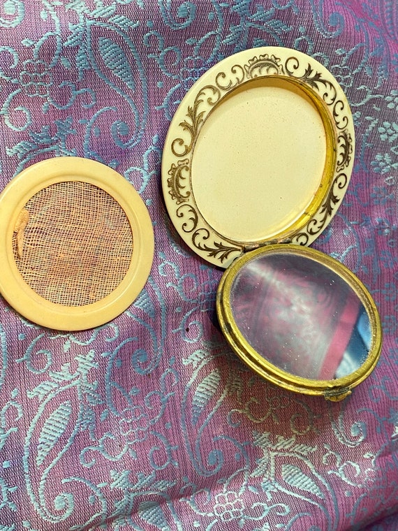 French 1930’s powder compact, Round cream cellulo… - image 6