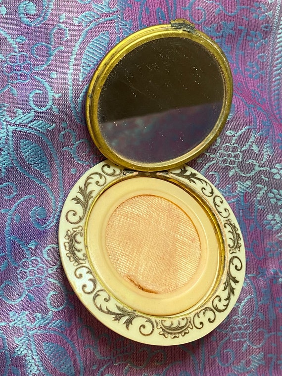 French 1930’s powder compact, Round cream cellulo… - image 5