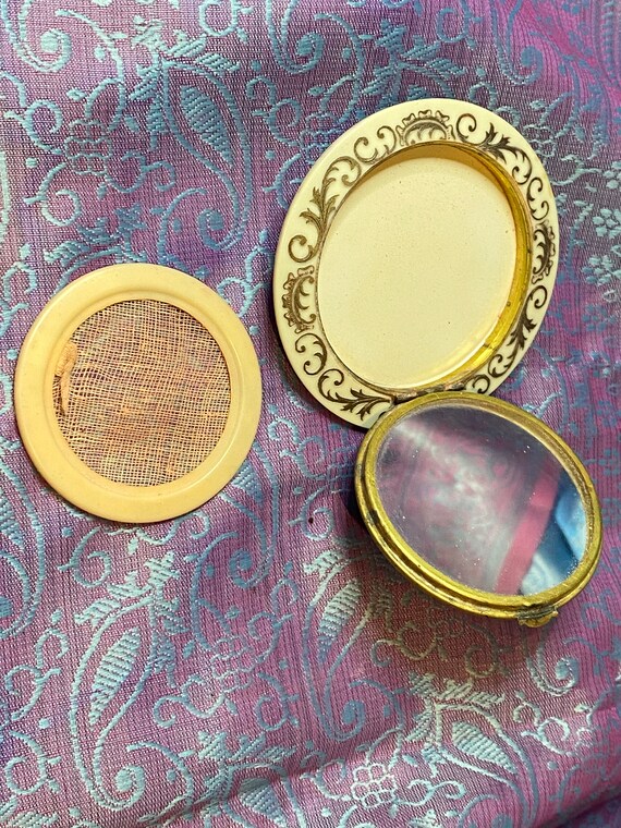 French 1930’s powder compact, Round cream cellulo… - image 7