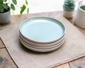 Piatto in ceramica artigianale color acquamarina da 24 cm (9,5") - perfetto per cena, pranzo o occasioni speciali.