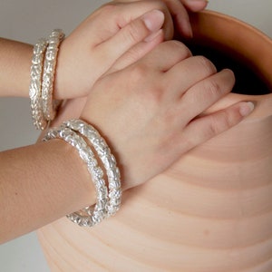 エスニック風彫刻オープンバングル 【公式通販】