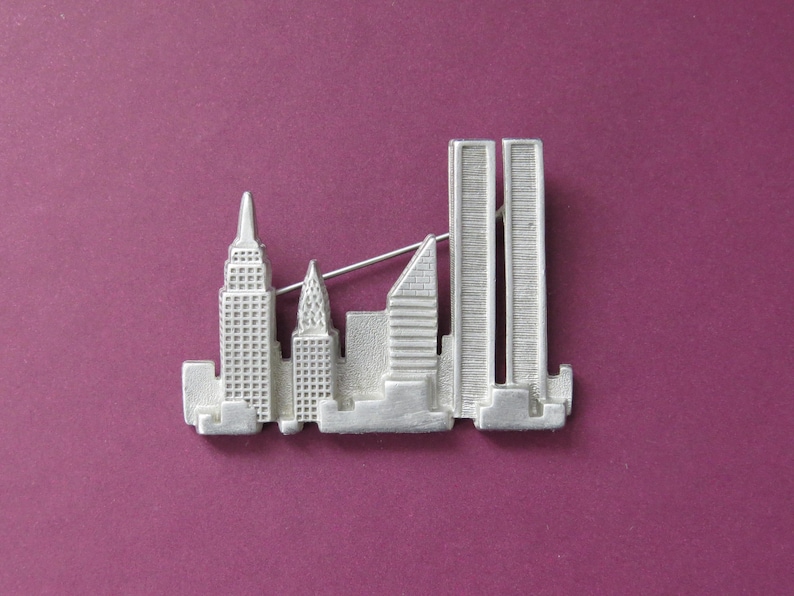 Vintage Twin Towers New York Skyline Brooch Pin, Silvertone Metal ...