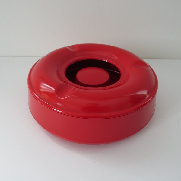 Vintage Red Mebel Italy Melamine Ashtray, 2 Pieces, MCM, 1970s, Made in Italy