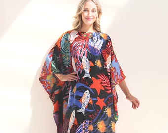 Caftan en sergé de soie : robe croisière à imprimé océan, tenue de villégiature