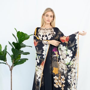 Vestido de fiesta tipo caftán floral, ideal para bodas en la playa, cruceros y resorts. También disponible en versión caftán largo, hecho a medida, perfecto como regalo para mamá.