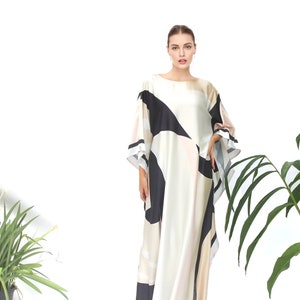 Abito lungo in caftano di seta mista: Abaya in stile Art Déco geometrico in taglie forti