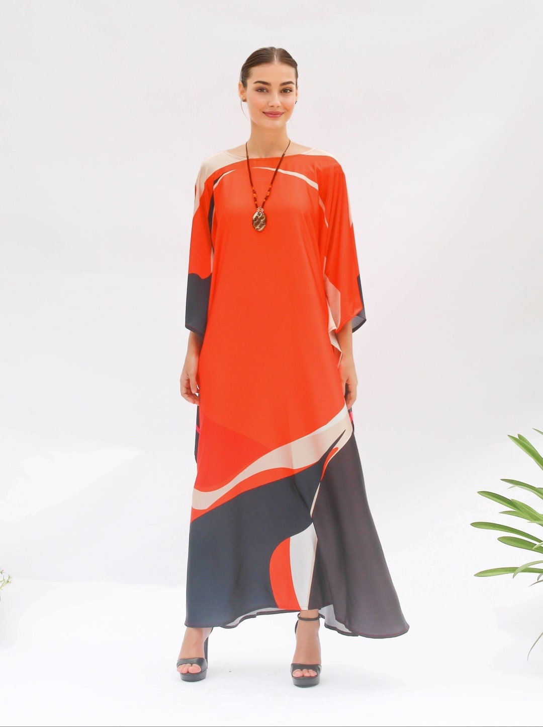 V Neck Kaftan in Venetian Red