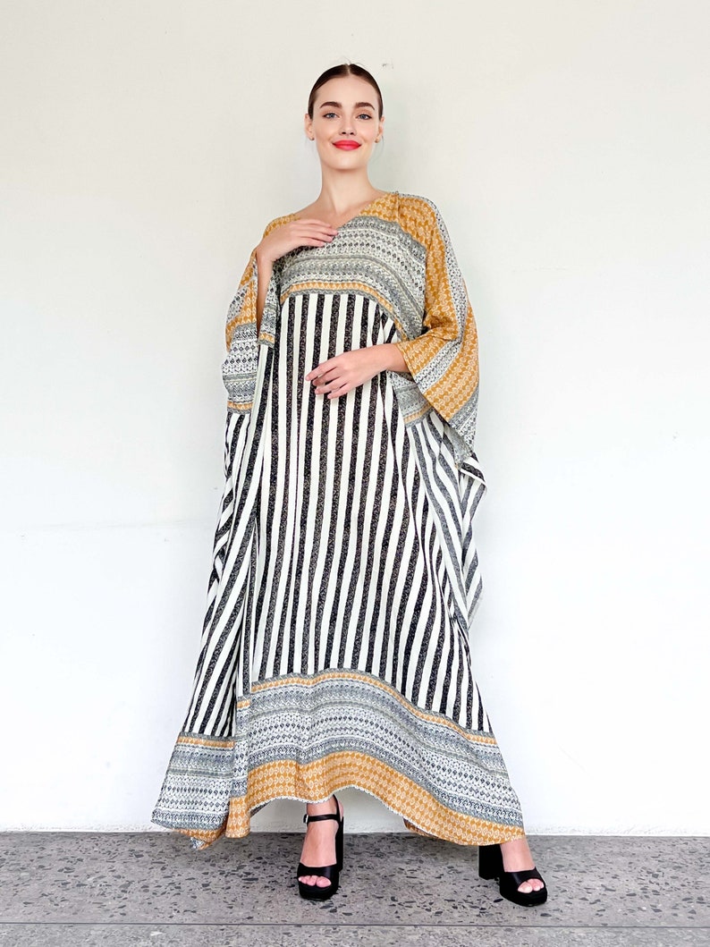 Essential Abaya - Kaftan Fit - Cloud Foam