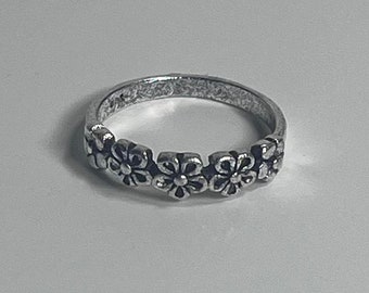 Y2K Skater Silver Flower Ring