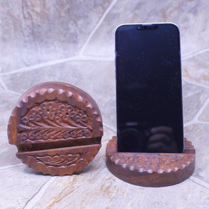 Hand Carved Rosewood Phone Stand: Personalized Circle Holder