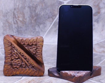 Support de téléphone en bois sculpté à la main, Téléphone personnalisé, Support de téléphone personnalisé, Cadeau de Noël, Support de téléphone universel, Support de téléphone en forme de losange
