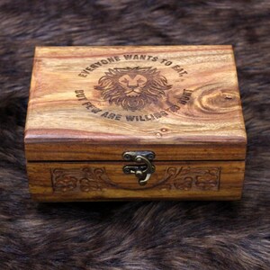 Hand-Carved Lion Rosewood Box: Personalized Keepsake, Knife Storage