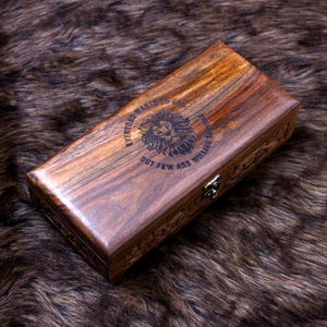 Hand-Carved Lion Rosewood Box: Personalized Keepsake, Knife Storage