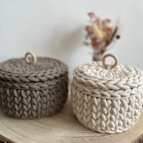 Crochet basket with lid | Storage | Utensil holder | Gift idea | Basket | Baskets | Organization | Living room | Bathroom | Hallway | Crocheted | Bobbiny