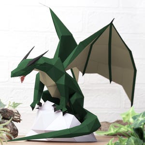 Papercraft laag poly drakensjabloon digitaal patroon | DIY afdrukbare papieren draak | Laag poly drakenontwerp voor ambacht | Groen