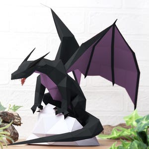 Papercraft laag poly drakensjabloon digitaal patroon | DIY afdrukbare papieren draak | Laag poly drakenontwerp voor ambacht | Zwart-paars