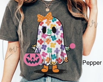 Comfort Colors Cute Ghost Halloween Shirt Coquette Ghost Tee Girl Ghost T-Shirt Floral Ghost T Shirt Fall Top Trendy Halloween Oversized Tee