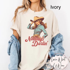 Comfort Colors Retro Western Shirt Nobodys Darlin T-Shirt Vintage Cowgirl TShirt Rodeo Tee Trendy Country Music Top Cute Southwest TShirt afbeelding 2