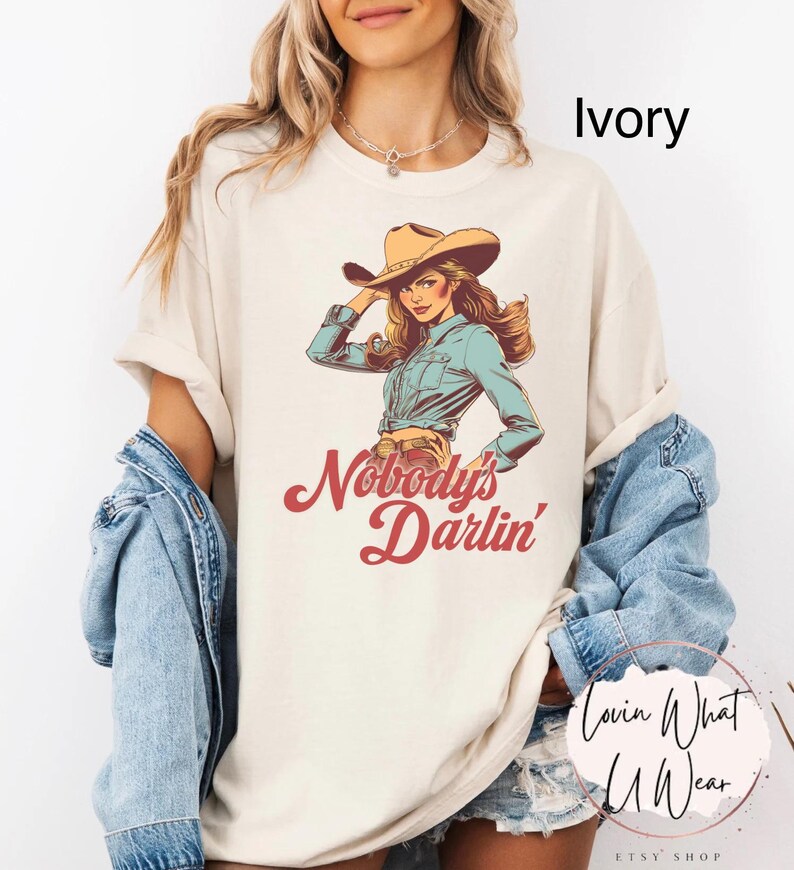 Comfort Colors Retro Western Shirt Nobodys Darlin T-Shirt Vintage Cowgirl TShirt Rodeo Tee Trendy Country Music Top Cute Southwest TShirt afbeelding 2