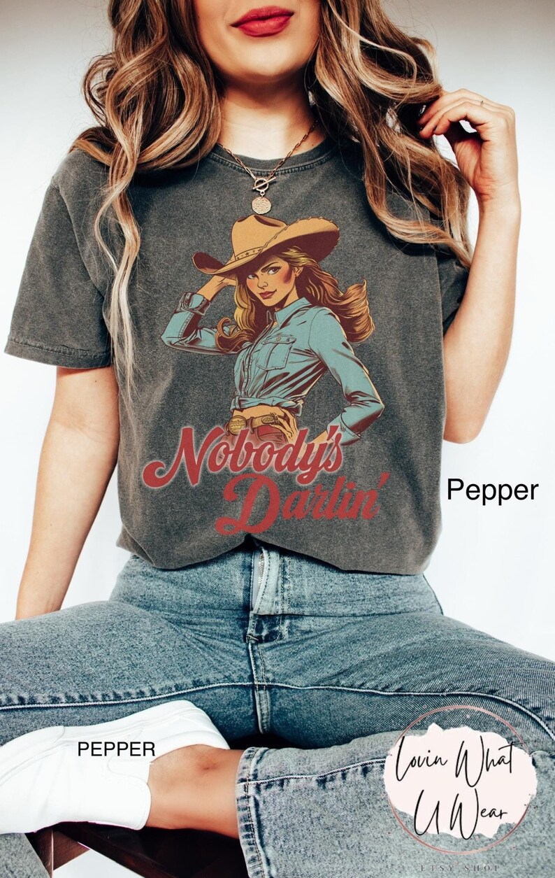 Comfort Colors Retro Western Shirt Nobodys Darlin T-Shirt Vintage Cowgirl TShirt Rodeo Tee Trendy Country Music Top Cute Southwest TShirt afbeelding 1