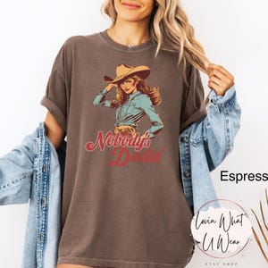 Comfort Colors Retro Western Shirt Nobodys Darlin T-Shirt Vintage Cowgirl TShirt Rodeo Tee Trendy Country Music Top Cute Southwest TShirt afbeelding 8