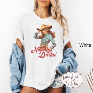 Comfort Colors Retro Western Shirt Nobodys Darlin T-Shirt Vintage Cowgirl TShirt Rodeo Tee Trendy Country Music Top Cute Southwest TShirt afbeelding 3