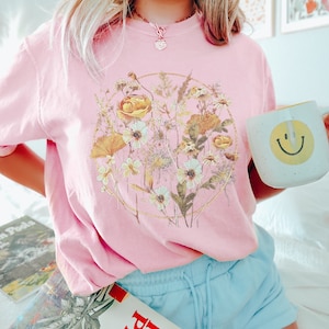 Boho Wildflowers Comfort Colors Shirt, Wild Flowers TShirt, Vintage Floral Graphic Tee, Botanical T Shirt, Gift For Women, Oversized T-Shirt image 4