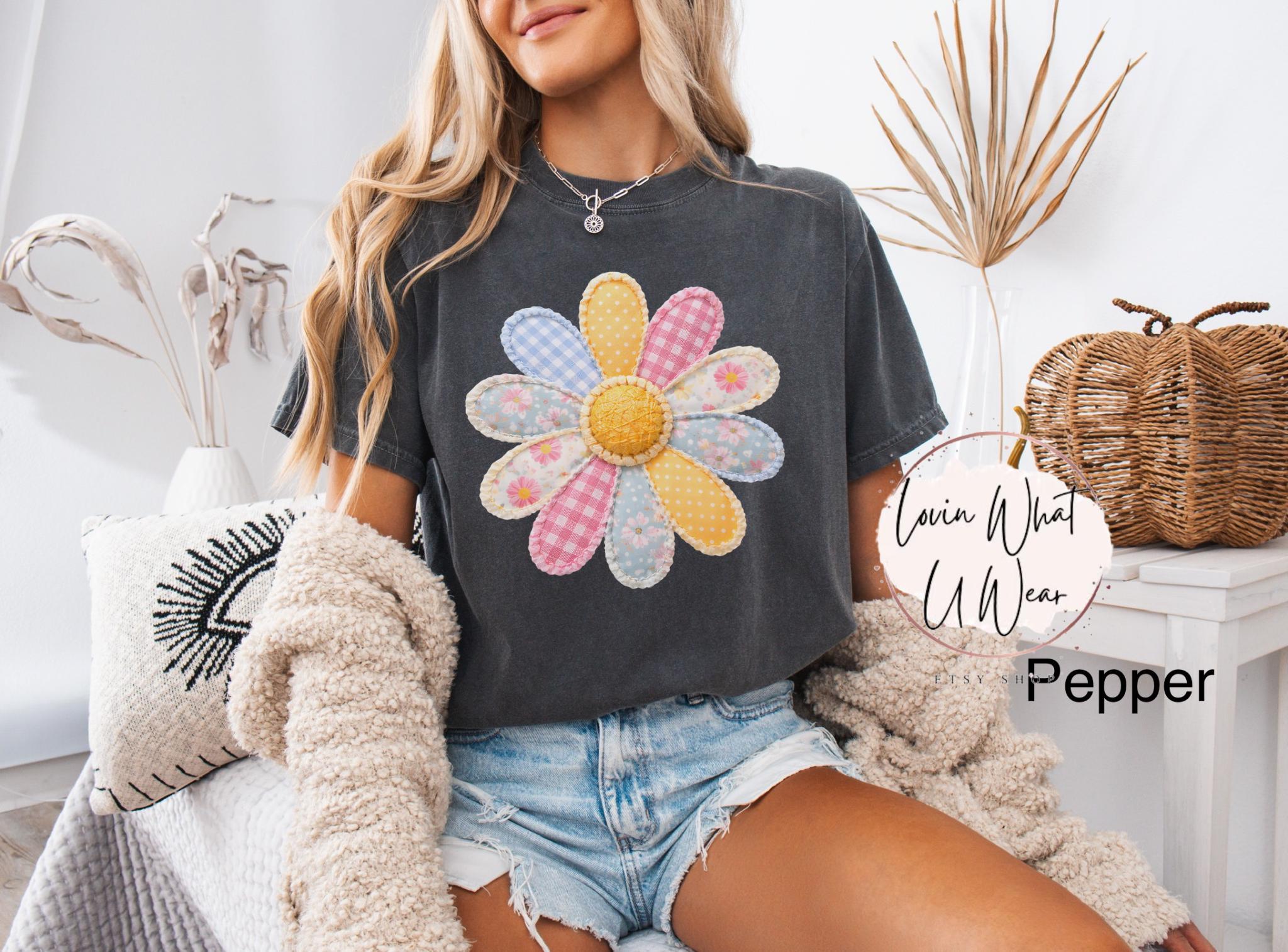 Comfort Colors Faux Quilted Patchwork Daisy Shirt Floral Graphic