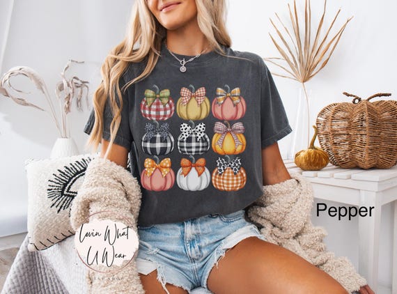 Comfort Colors Coquette Pumpkin Shirt Fall T-Shirt Cute Halloween TShirt Autumn Tee Thanksgiving Top Girly Pumpkin Shirt Spooky Season Tee