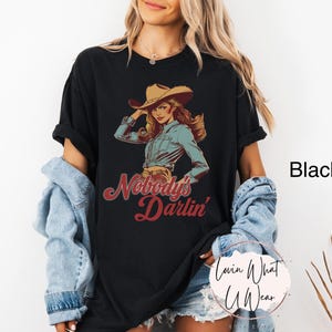 Comfort Colors Retro Western Shirt Nobodys Darlin T-Shirt Vintage Cowgirl TShirt Rodeo Tee Trendy Country Music Top Cute Southwest TShirt afbeelding 9