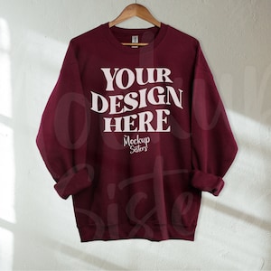 Maroon Gildan 18000 Mockup, Sudadera Mockup Hanger, Sweater Sleeve Mockup, 18000 Mockup Flat Lay, Aesthetic Mockup, Gildan Maroon Mockup