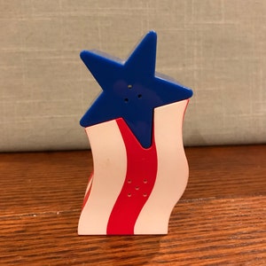 Plastic Stars and Stripes Stackable Salt and Pepper Shakers
