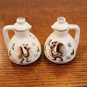 Ceramic Wine Jugs with Roosters Salt and Pepper Shakers made in Japan