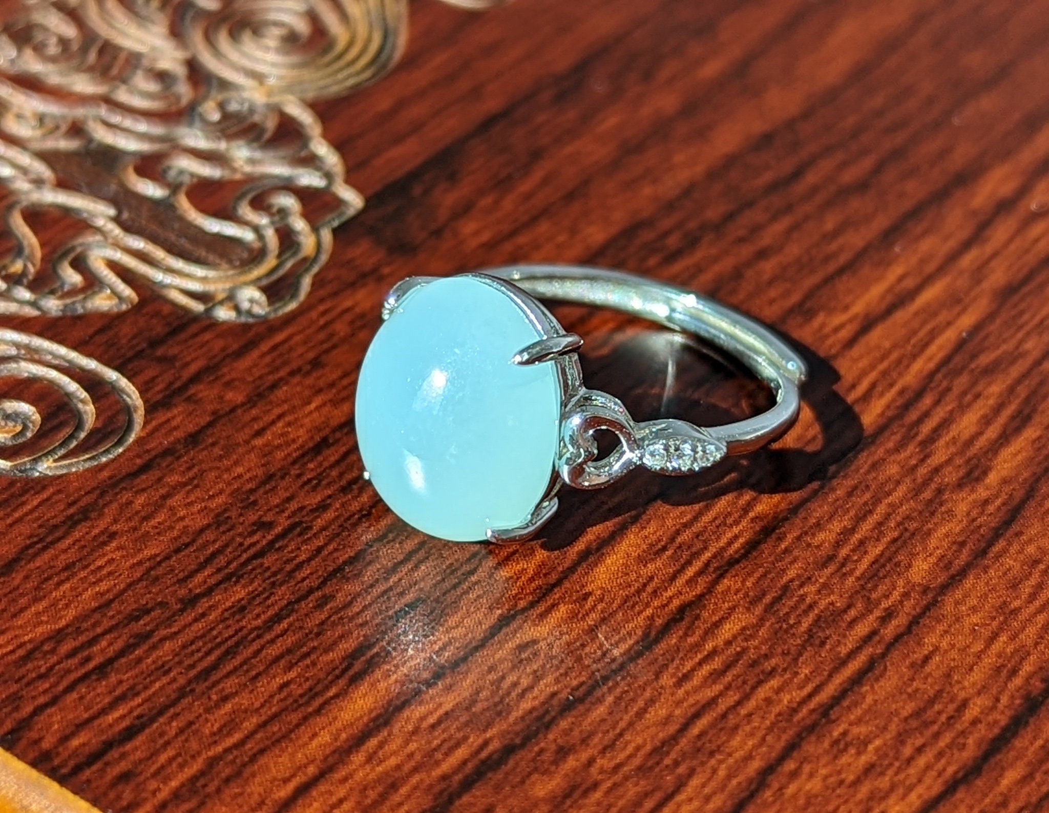 Beautiful Sterling Silver Ring With Natural Untreated Light
