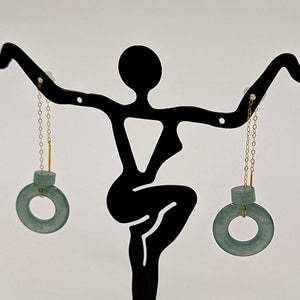 Beautiful 18K gold threader earrings with natural untreated ice grade green jadeite ring drop (高冰晴绿翡翠甜甜圈18K金耳线 - 翡翠A货)