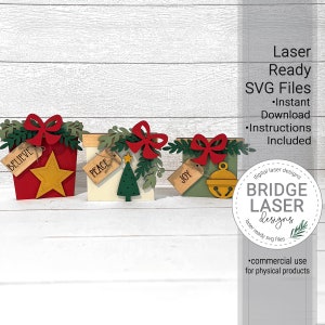 Weihnachtsgeschenk Laser Cut Datei, Weihnachtsgeschenk Shelf Sitter, Bauernhaus Weihnachtslaserdatei SVG, stehendes Weihnachtsgeschenk Laser SVG