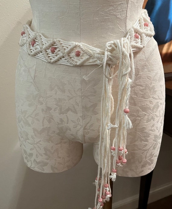 1960s White Cotton Macrame Belt With Pink Beads. - Gem
