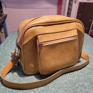 American Tourister Escort Overnight Bag