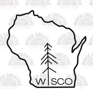 Puede incluir: Esquema en blanco y negro del estado de Wisconsin con un pino estilizado dentro de la frontera del estado. El texto "WISCO" está debajo del esquema del estado.